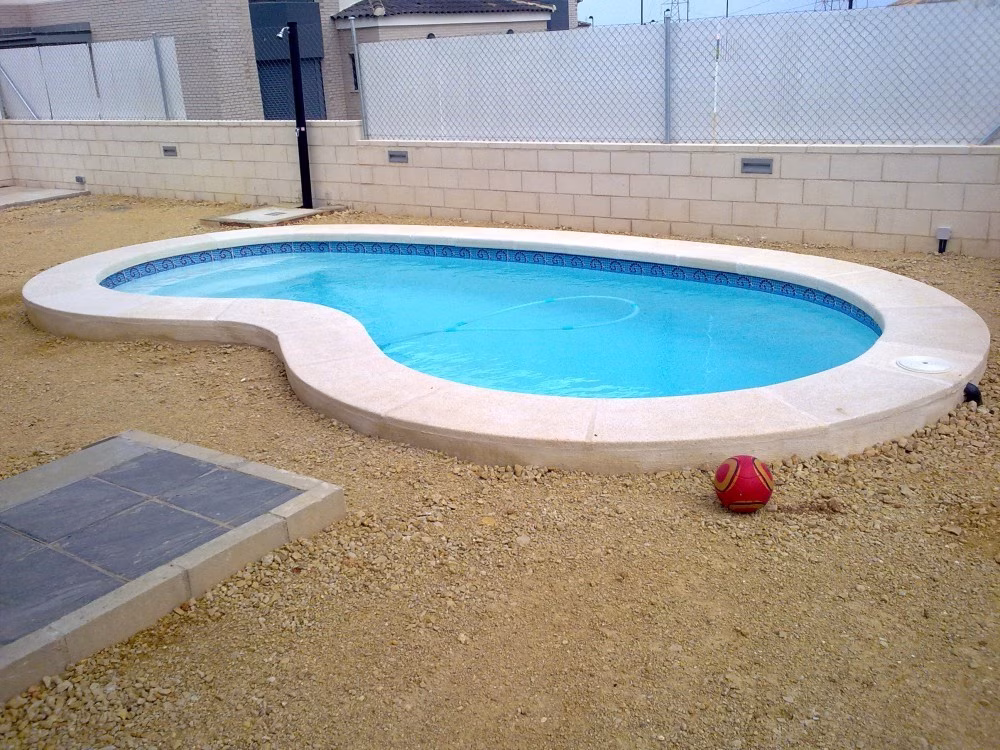 Foto Piscinas Prefabricadas de Poliester Cano Modelo R-60 Forma Riñon